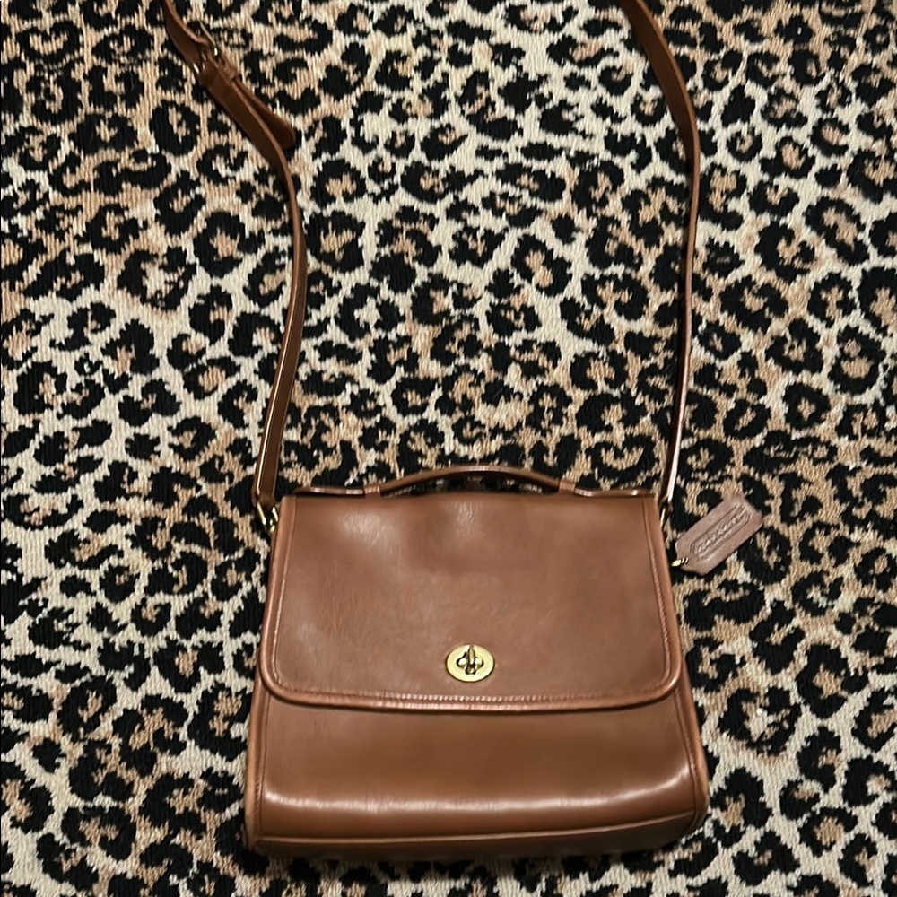 Coach Court 9870 Crossbody Tan Leather Shoulder Bag Purse